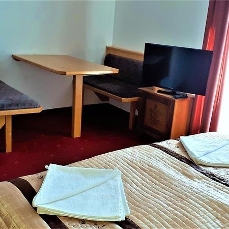 Hotel Alpinum Treffen Eksteriør bilde